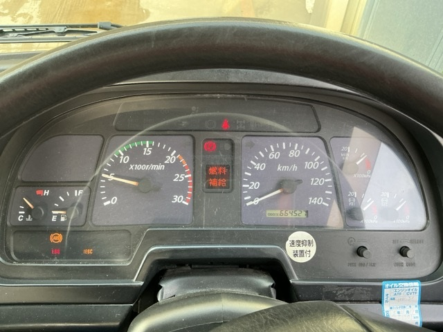 2006 Trailer Head Isuzu Giga PJ-EXD52D6 - Image 9