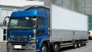2016 Van Wing Mitsubishi Fuso Super Great FS64VZ