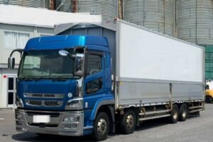 2016 Van Wing Mitsubishi Fuso Super Great FS64VZ
