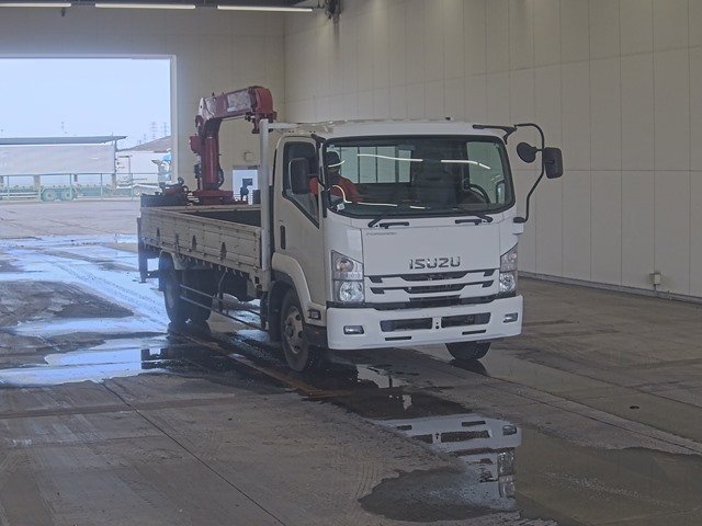 2017 Crane Truck Isuzu Forward TKG-FRR90S1 - Image 3