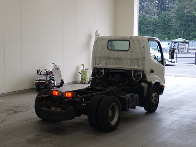 2010 Chassis Truck Toyota Dyna BDG-XZU354H - Image 5