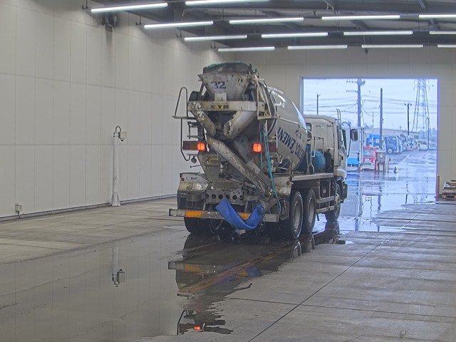 2001 Concrete Mixer Truck Isuzu Giga KL-CXZ73K3 - Image 5