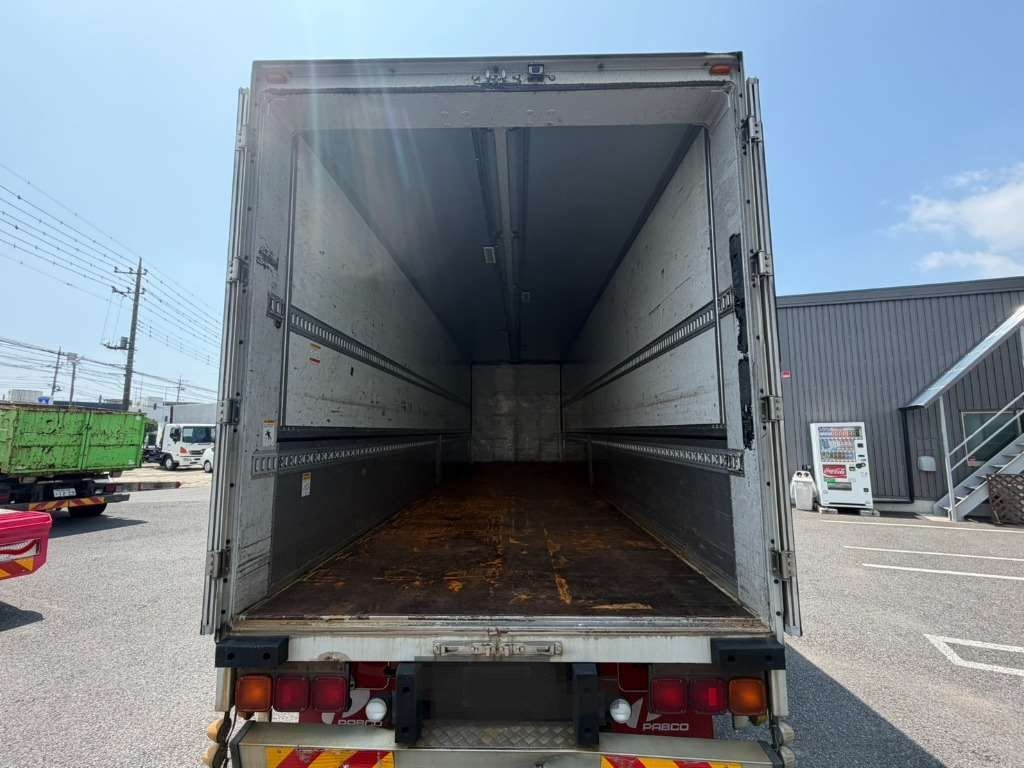 2016 Van Wing Mitsubishi Fuso Super Great FS64VZ - Image 8