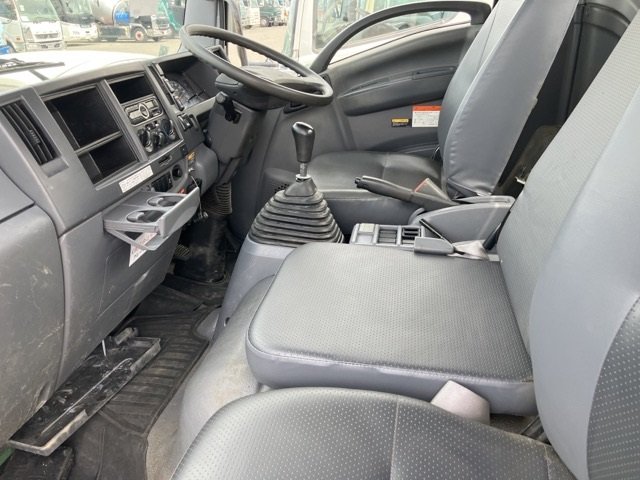 2017 Crane Truck Isuzu Forward TKG-FRR90S1 - Image 8
