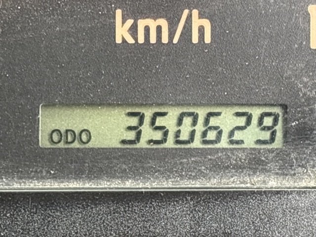 2001 Concrete Mixer Truck Isuzu Giga KL-CXZ73K3 - Image 10