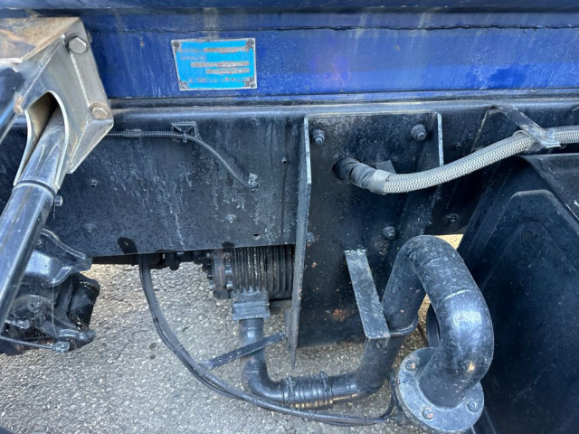 2003 Tank Truck UD Nissan Big Thumb KL-CV48E - Image 10