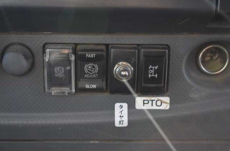 2010 Dump Tipper Truck Isuzu Forward FRR90 - Image 10