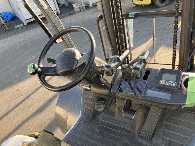 Forklift Toyota 02-8FD30 2018 - Image 17