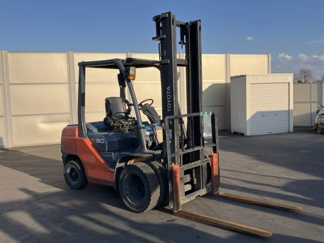 Forklift Toyota 02-8FD30 2018 - Image 3