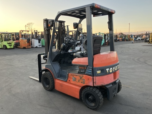 Forklift Toyota 7FB15 2010 - Image 5