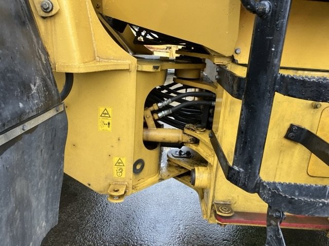 Wheel Loader KOMATSU WA100-3 2000 - Image 6