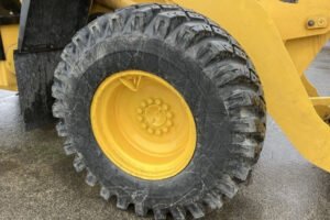 Wheel Loader KOMATSU WA100-3 2000