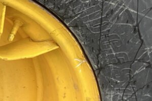 Wheel Loader KOMATSU WA100-3 2000