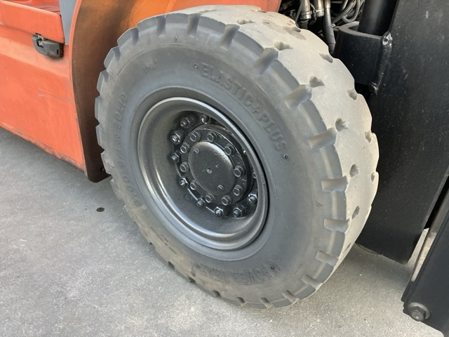 Forklift Toyota 7FB15 2010 - Image 9