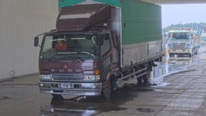 2001 Van Wing Mitsubishi Fuso Fighter KK-FK61HL - Image 1