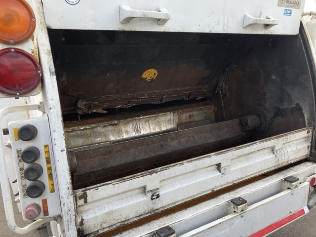 2011 Garbage Truck Isuzu Elf BKG-NMR85AN - Image 11