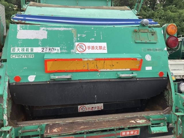 2006 Garbage Truck Mitsubishi Fuso Canter PA-FE83DEY - Image 12