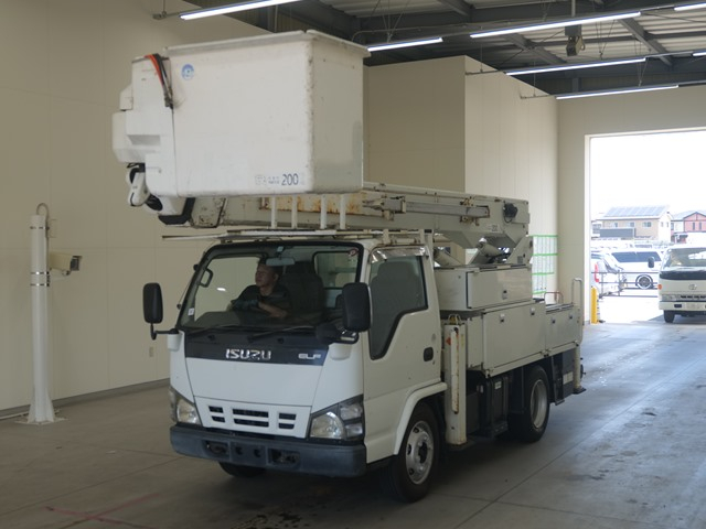 2006 Aerial Platform Isuzu Elf PB-NKR81N - Image 1