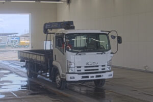 2009 Crane Truck Isuzu Forward PKG-FRR90S1 - Image 2