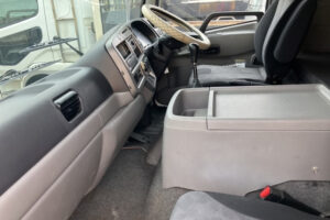 2013 Flat Body Nissan UD  TKG-MK38C - Image 6