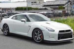 2011 NISSAN GT-R DBA-R35