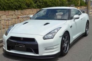 2011 NISSAN GT-R DBA-R35
