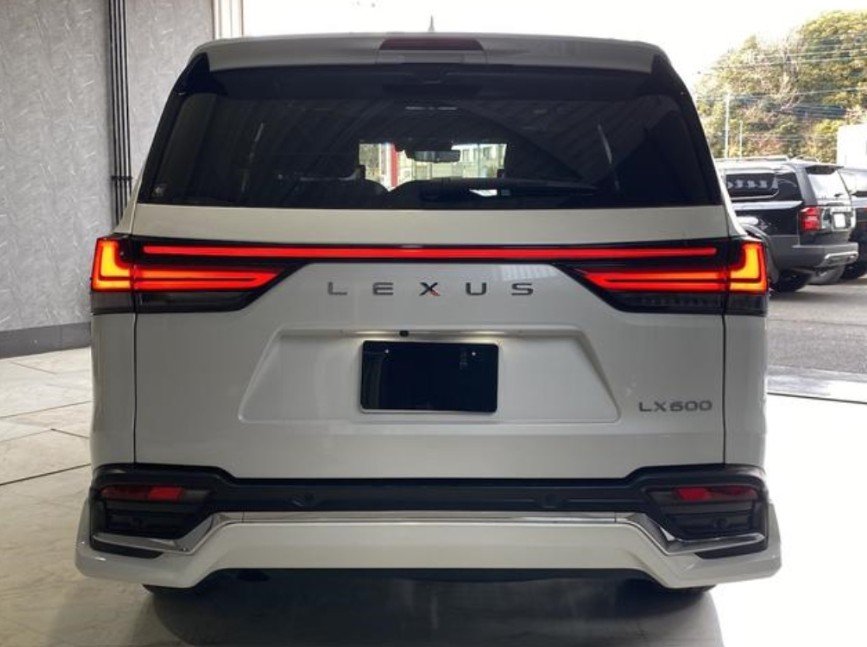 2023 LEXUS Lexus LX VJA310W - Image 4