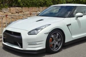 2011 NISSAN GT-R DBA-R35