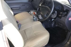 2003 TOYOTA HILUX GC-RZN147