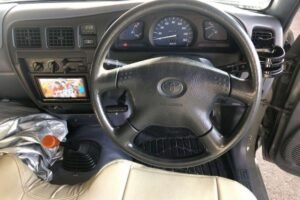 2003 TOYOTA HILUX GC-RZN147