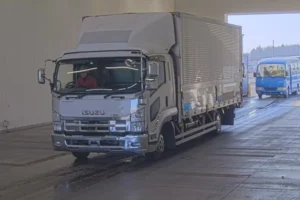 2013 Van Wing Isuzu Forward TKG-FRR90T2