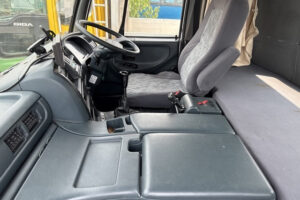 2005 Tank Truck Nissan UD KL-CV27A