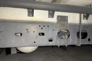 2013 Van Wing Isuzu Forward TKG-FRR90T2