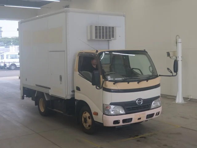 2010 Freezer Refrigerator Truck Hino Dutro BKG-XZU304M - Image 3