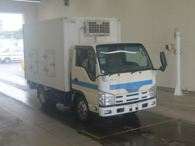2017 Freezer Refrigerator Truck Isuzu Elf TRG-NKR85A - Image 3