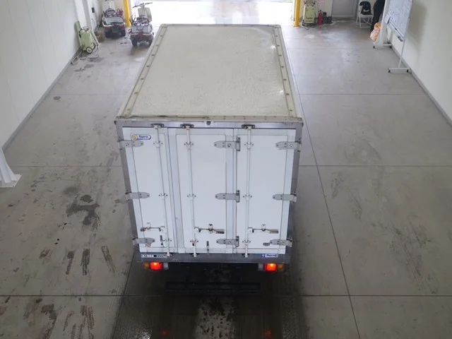 2017 Freezer Refrigerator Truck Isuzu Elf TRG-NKR85A - Image 6