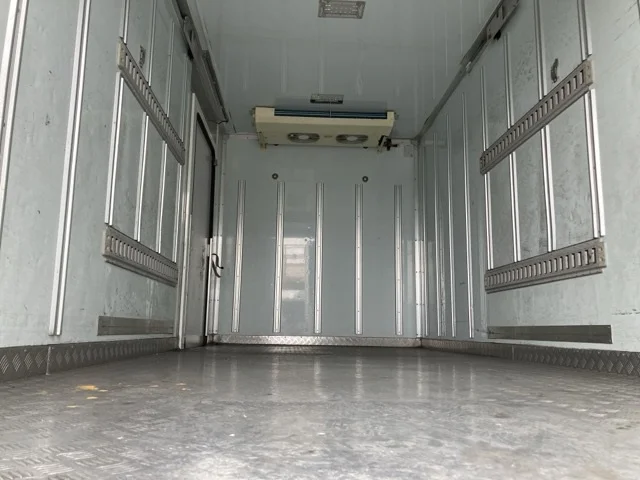 2016 Freezer Refrigerator Truck Isuzu Elf TPG-NPR85AN - Image 20