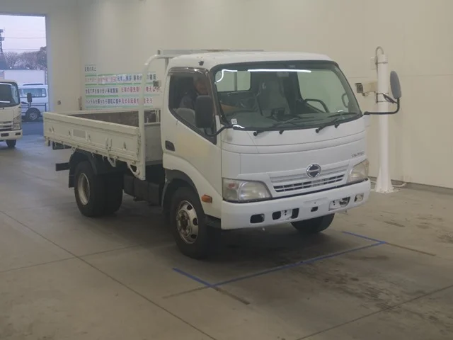 2010 Flat Body Truck Hino Dutro BDG-XZU404X - Image 3