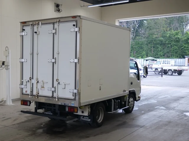 2017 Freezer Refrigerator Truck Isuzu Elf TRG-NKR85A - Image 5
