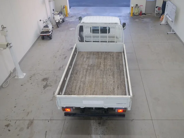 2010 Flat Body Truck Hino Dutro BDG-XZU404X - Image 6