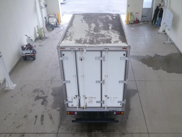 2017 Freezer Refrigerator Truck Isuzu Elf TRG-NKR85A - Image 6