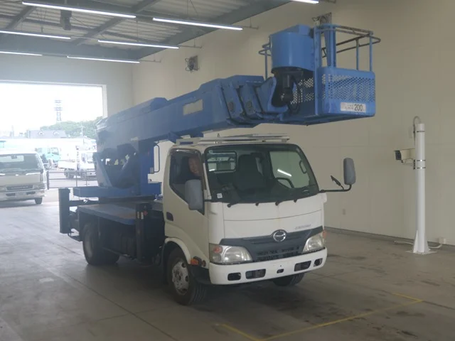 2012 Aerial Platform Hino Dutro TKG-XZU650F - Image 3