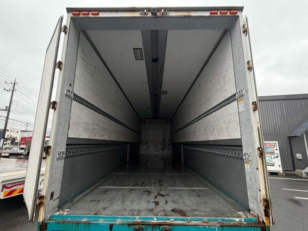 2016 Freezer Refrigerator Truck Hino Profia FW1EXEG - Image 9