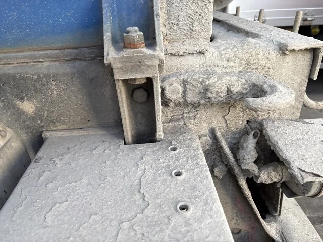 2001 Concrete Mixer Truck Isuzu Giga KL-CXZ73K3 - Image 14