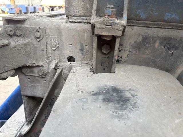 2001 Concrete Mixer Truck Isuzu Giga KL-CXZ73K3 - Image 16